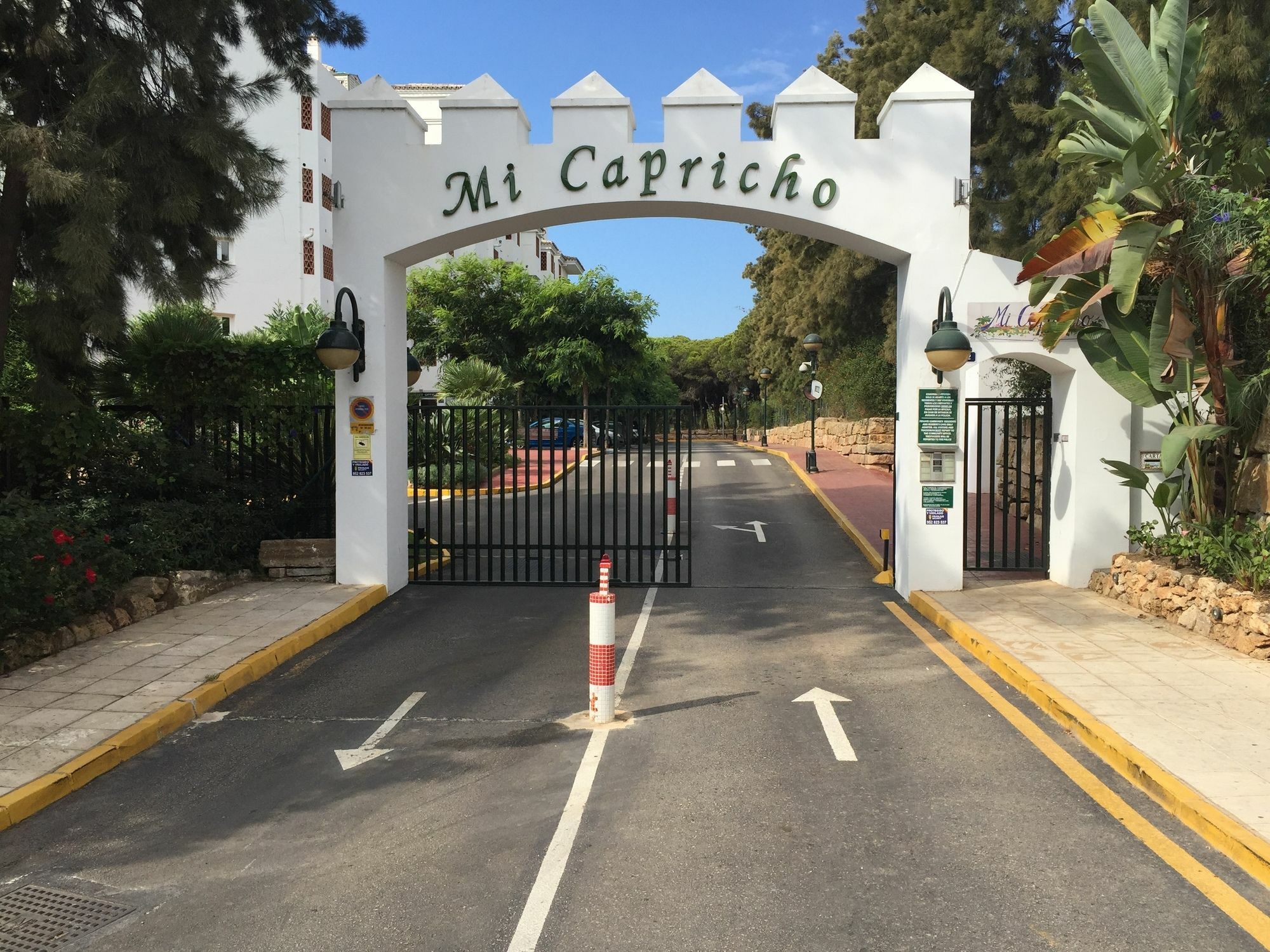 Mi Capricho Apartment With Sea Views And Gardens La Cala De Mijas Exteriör bild